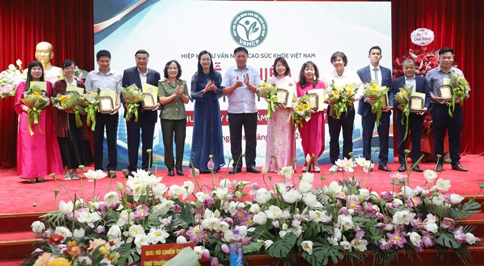 Không khí trang trọng tại lễ kỷ niệm và hoạt động tri ân các đơn vị đồng hành cùng VAHCP